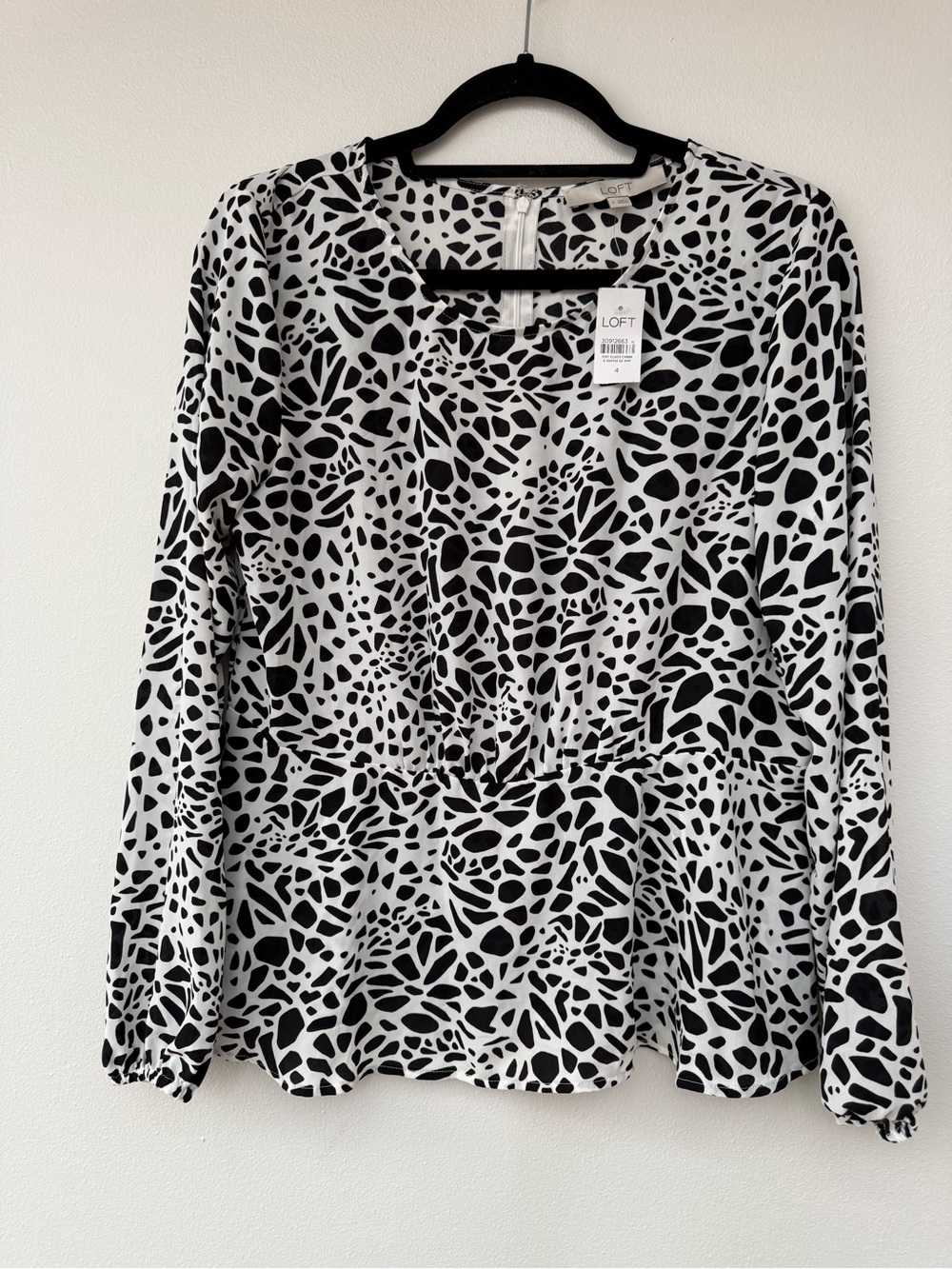 LOFT NWT Black and White Abstract Print Long-Sleeve Blouse